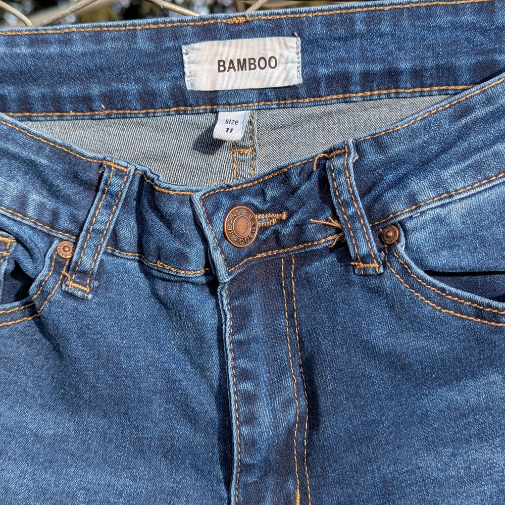 Embroidered Blue Flare Jeans 29x29 With Stretch Up to 30 - Picture 2 of 7